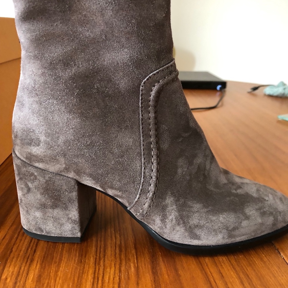 Tods Fall suede boots new in box 7.5!